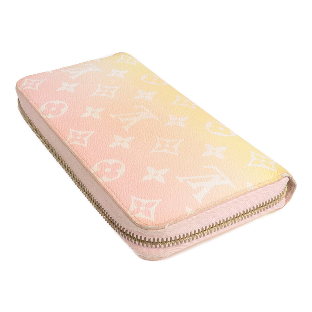 Louis Vuitton Zippy · By The Pool · Monogram