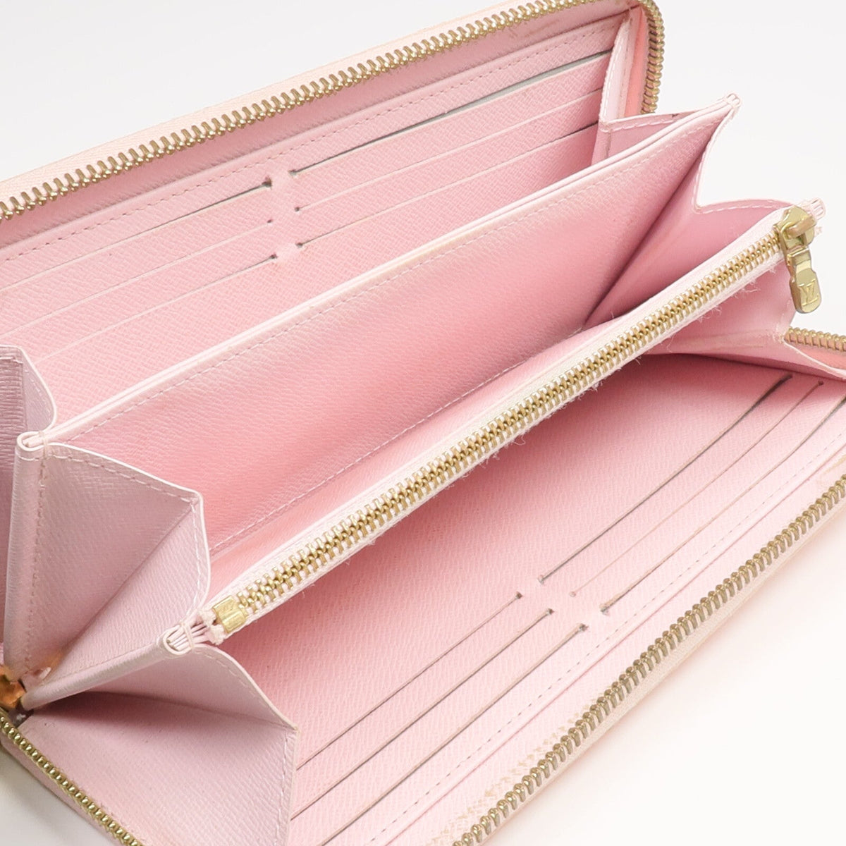 Louis Vuitton Zippy · By The Pool · Monogram