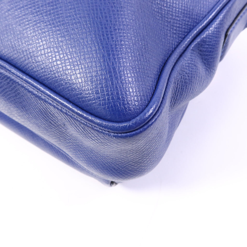 Louis Vuitton Outdoor Messenger PM · Taiga