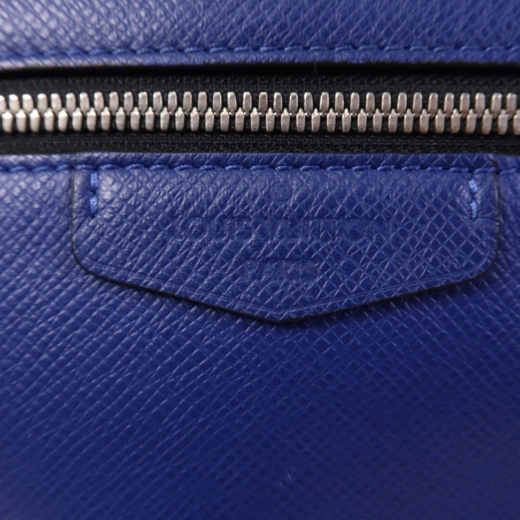 Louis Vuitton Outdoor Messenger PM · Taiga