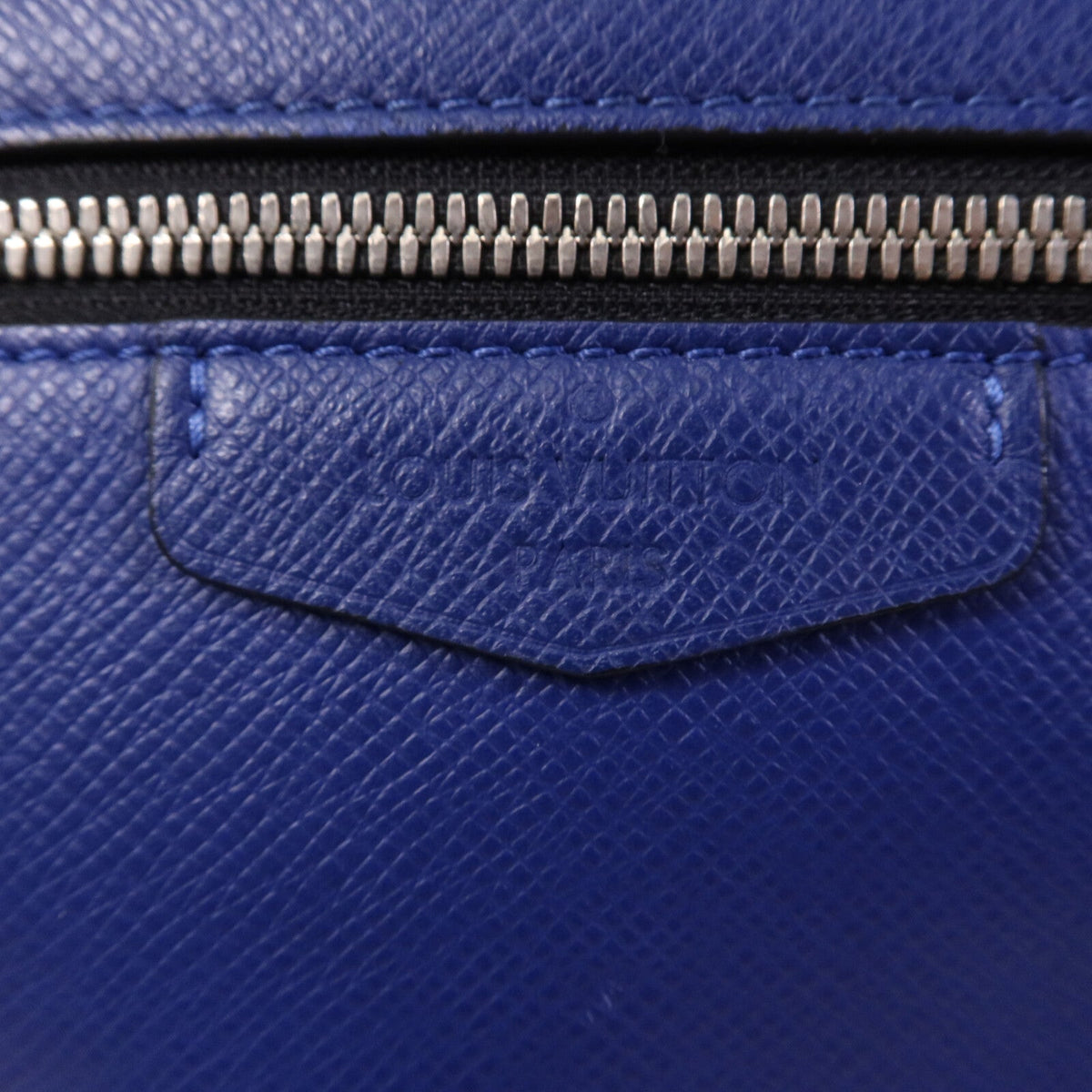 Louis Vuitton Outdoor Messenger PM · Taiga