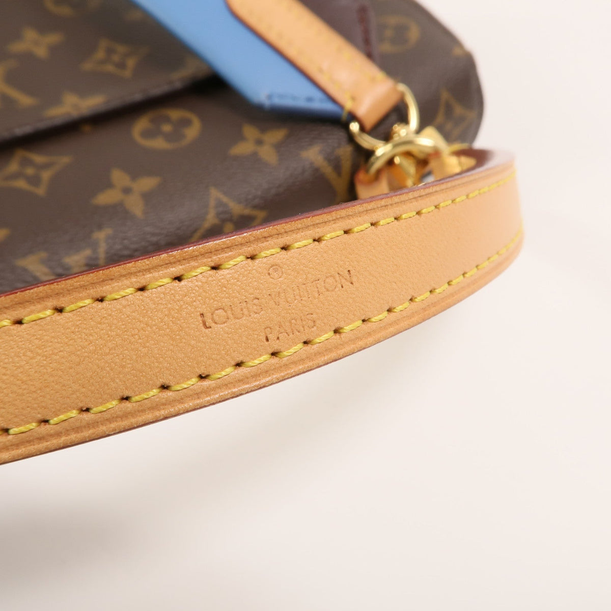 Louis Vuitton Cluny MM · Monogram