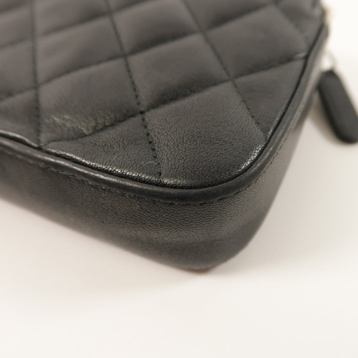 Chanel Chain Shoulder Bag · Lambskin