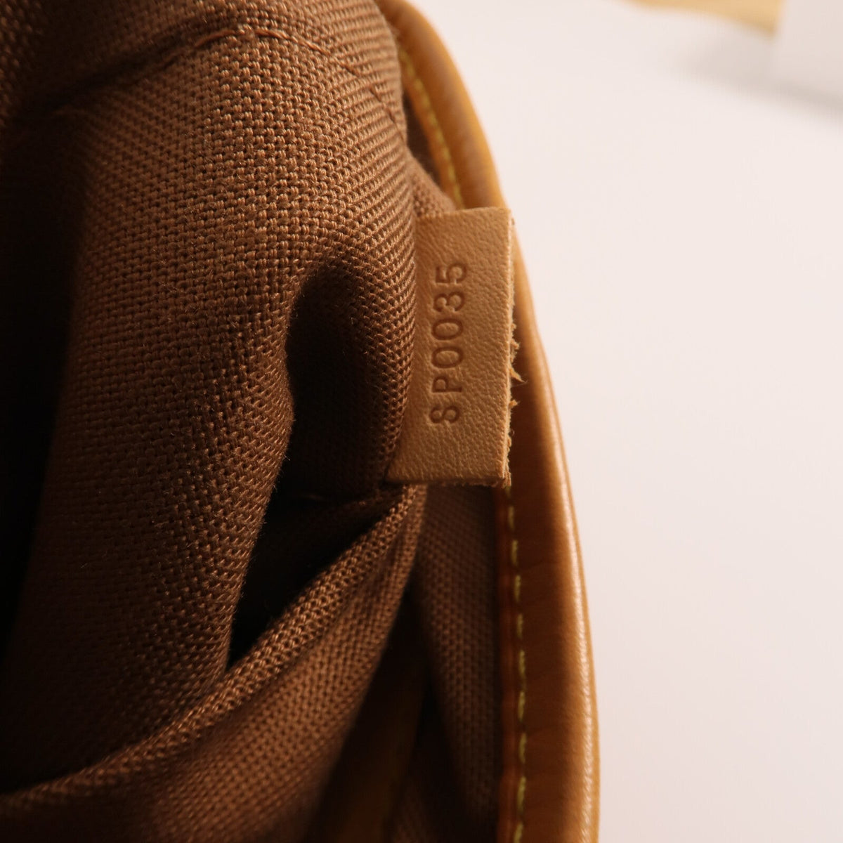 Louis Vuitton Batignolle · Monogram · Tote
