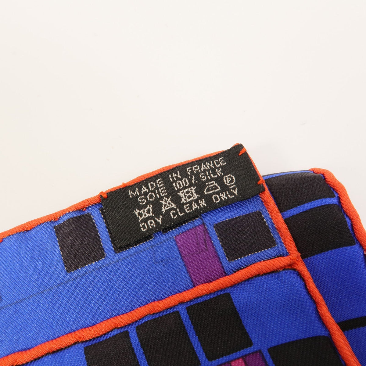 Hermès · Silk Carré 90