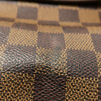 Louis Vuitton Shelton MM · Damier