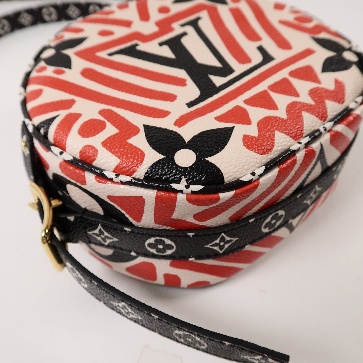 Louis Vuitton Boite Chapeau · Monogram Crafty