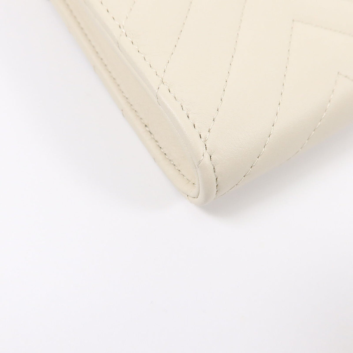 Chanel Chain Shoulder Bag · Lambskin