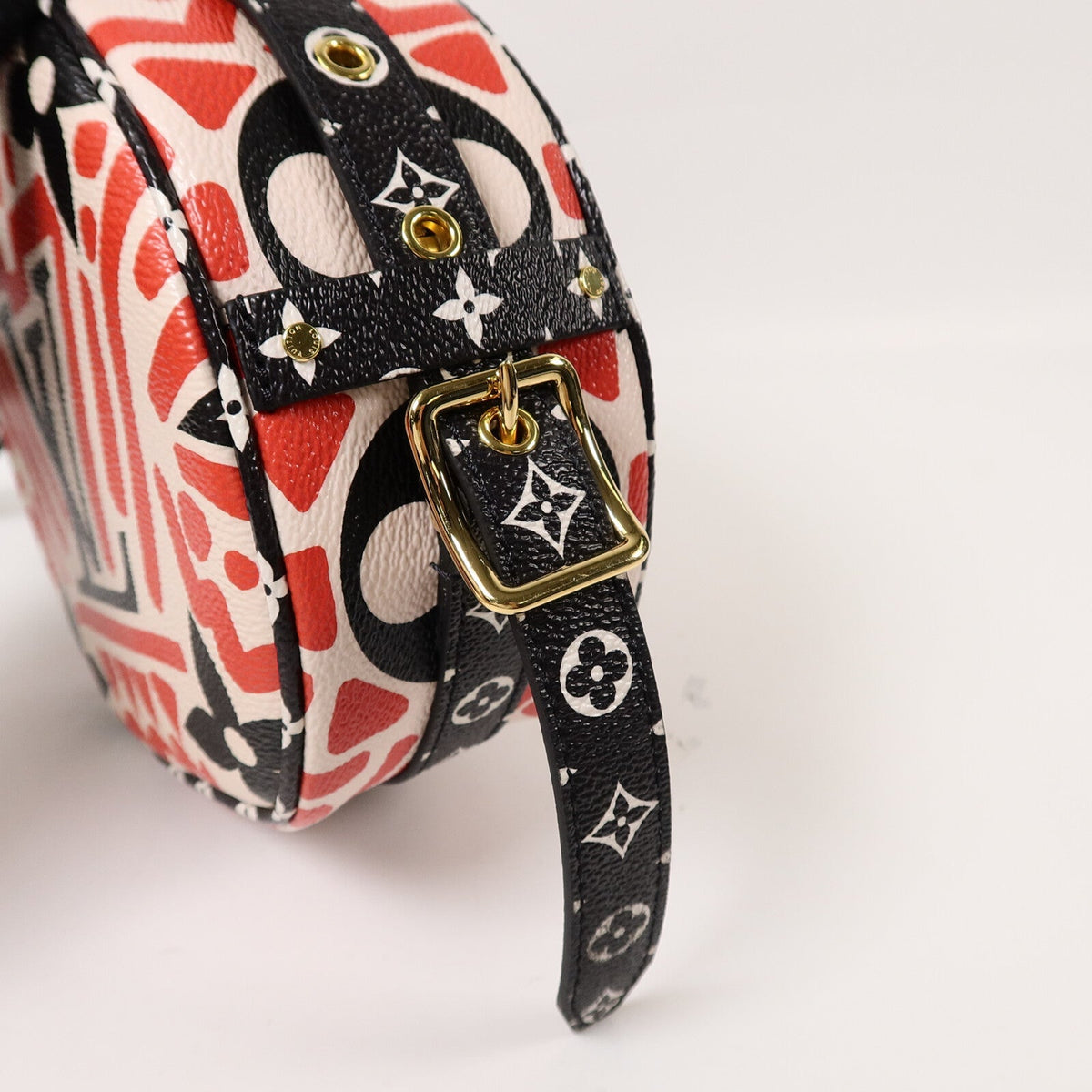 Louis Vuitton Boite Chapeau · Monogram Crafty