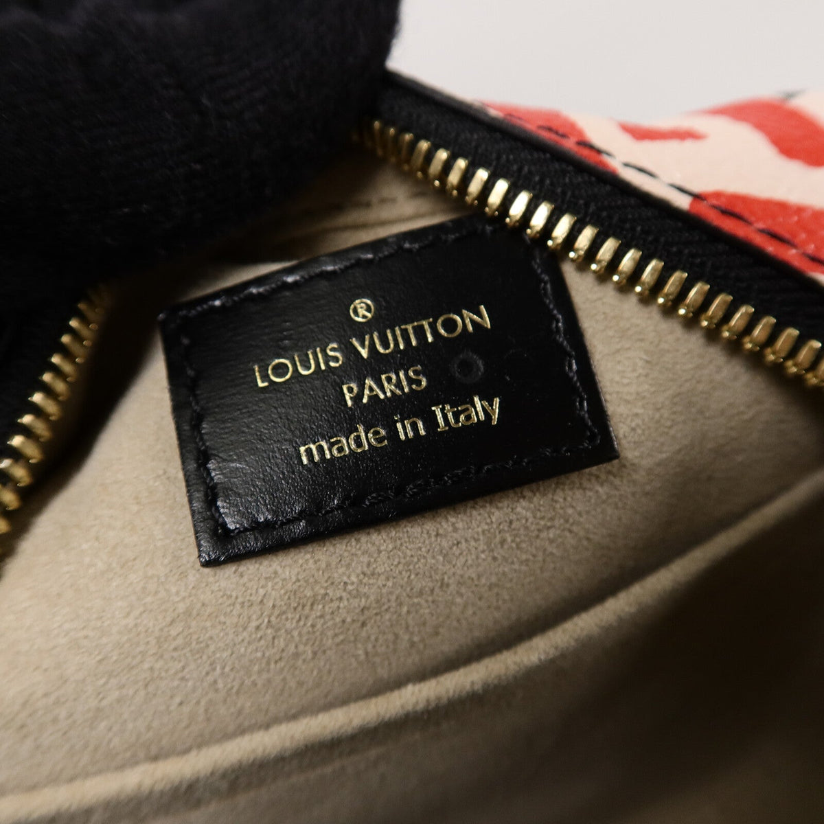 Louis Vuitton Boite Chapeau · Monogram Crafty