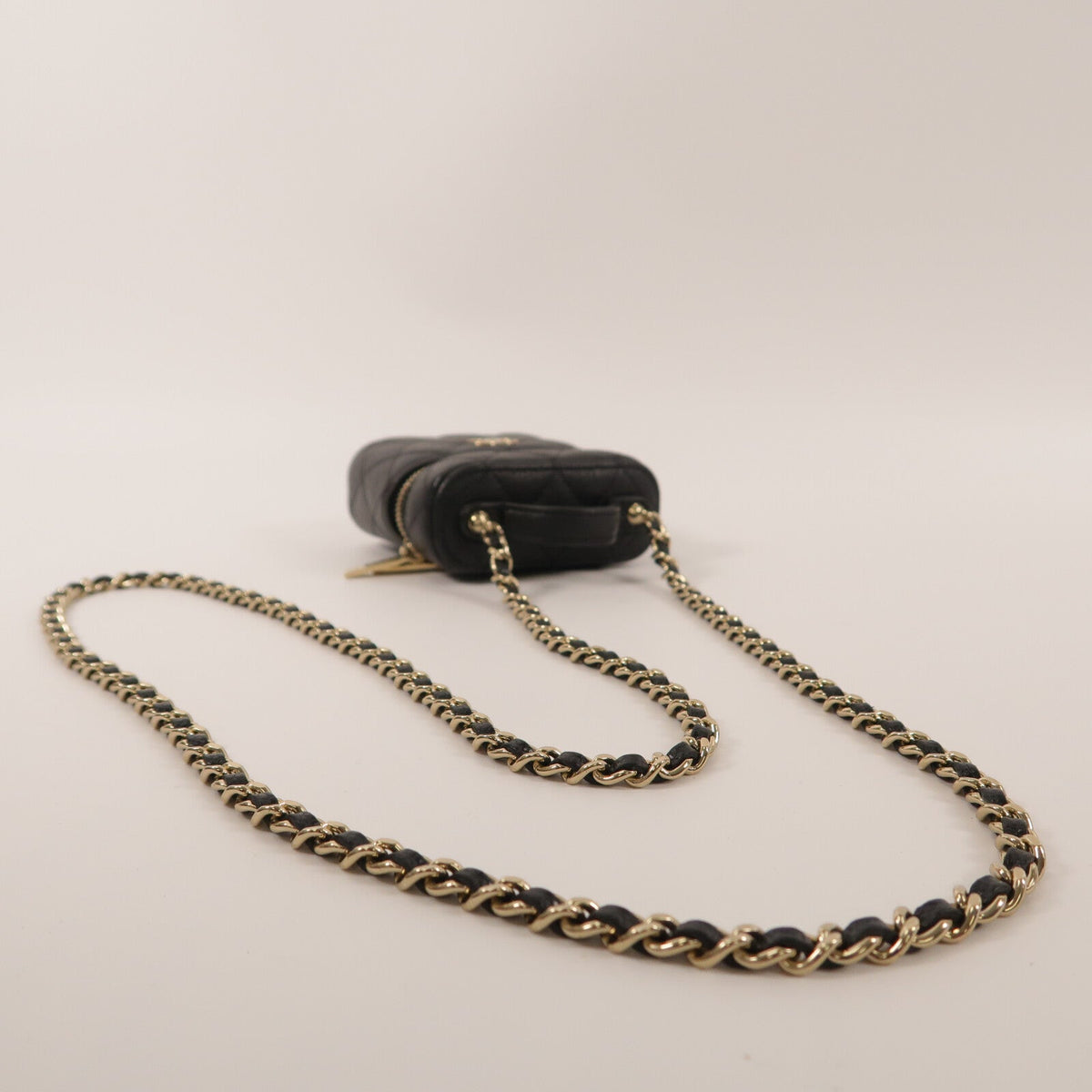 Chanel Vanity With Chain · Calfskin