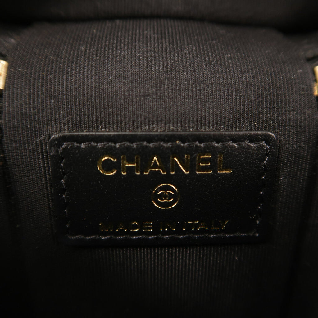 Chanel Vanity With Chain · Calfskin