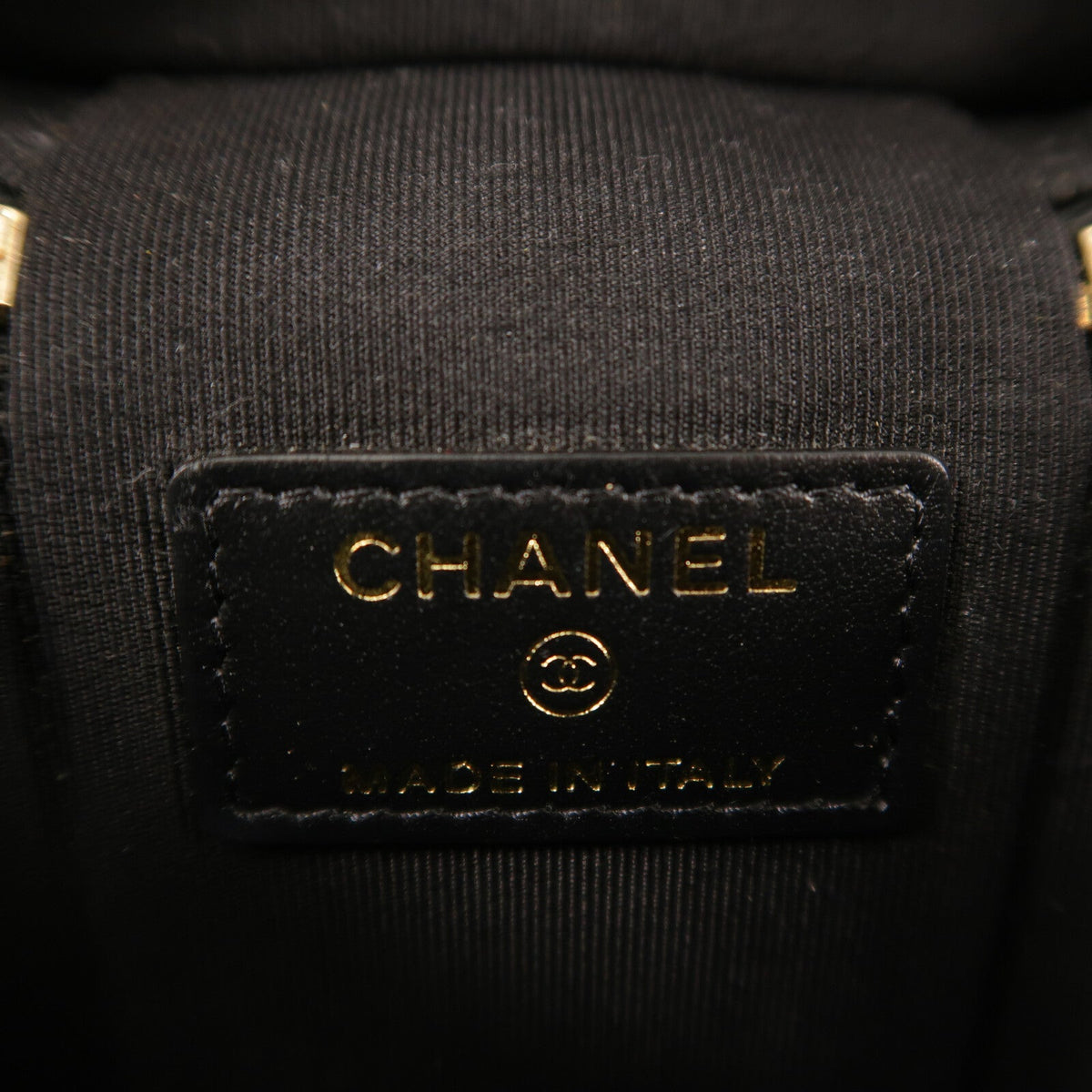 Chanel Vanity With Chain · Calfskin