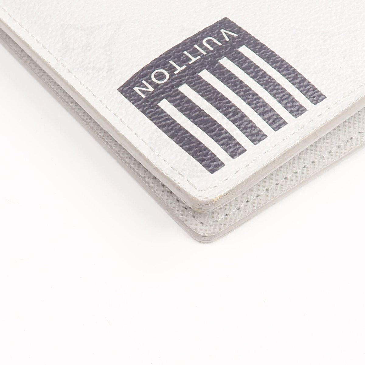 Louis Vuitton Brazza · Monogram Logo Story