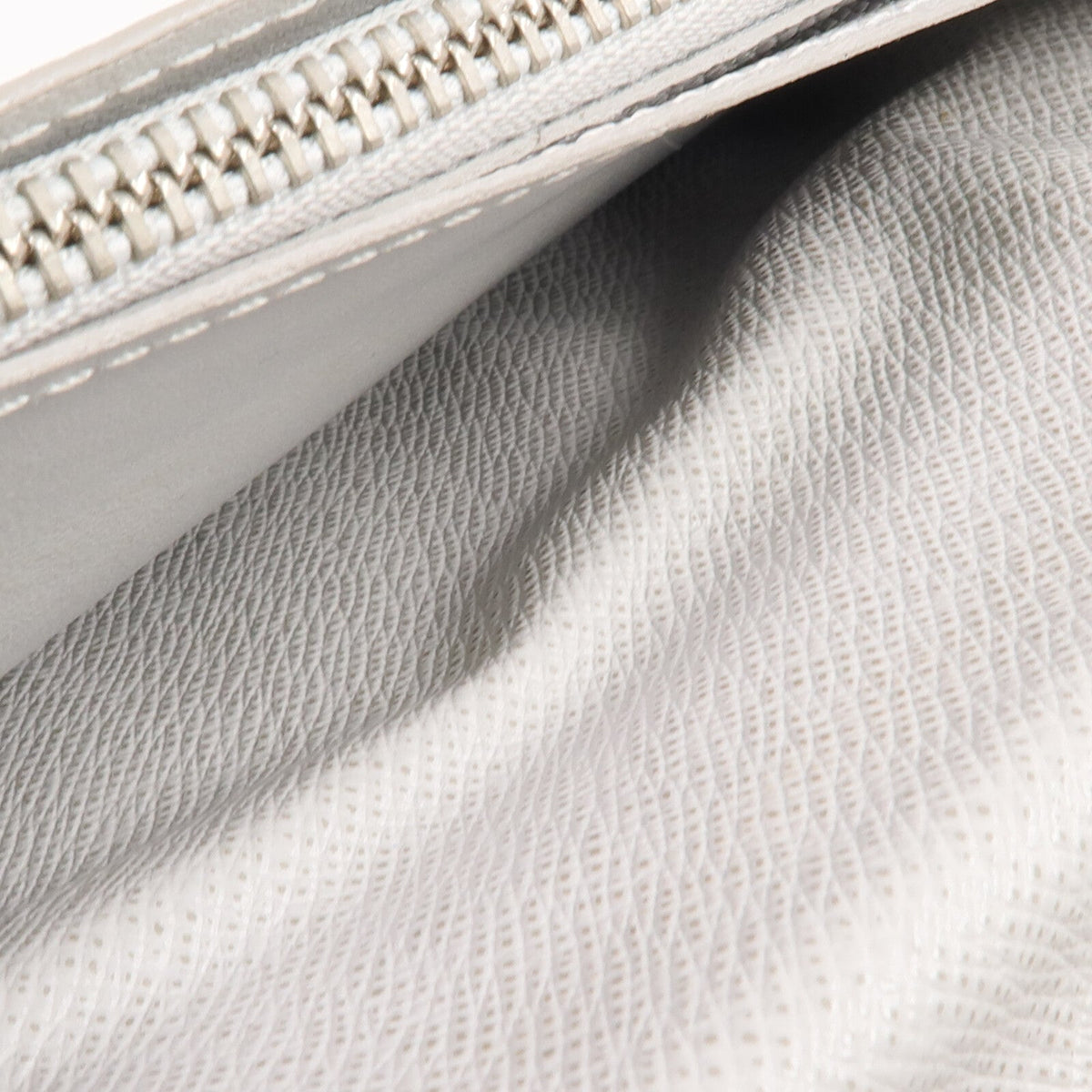 Louis Vuitton Brazza · Monogram Logo Story