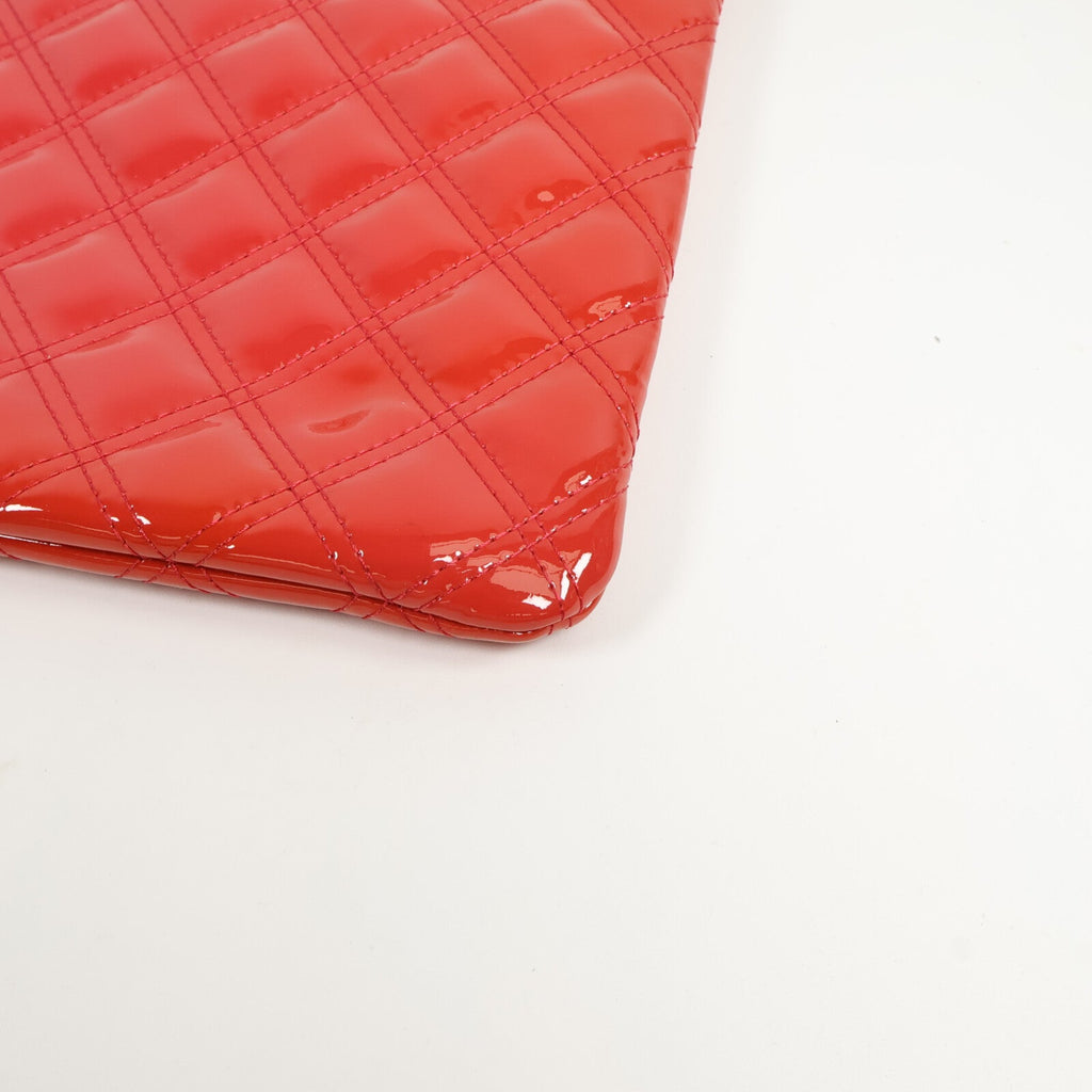 Chanel Matelassé O-Case · Patent Leather