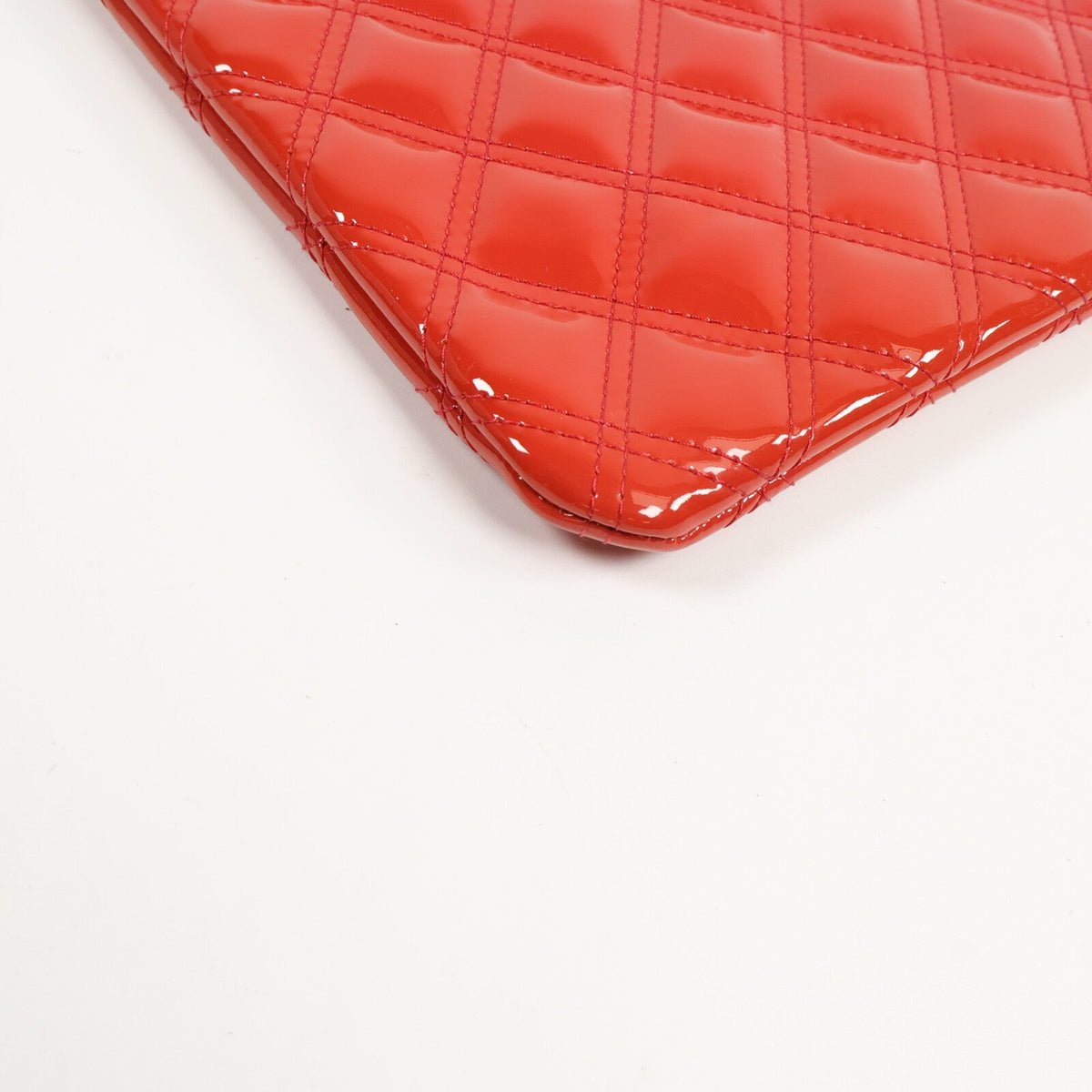 Chanel Matelassé O-Case · Patent Leather