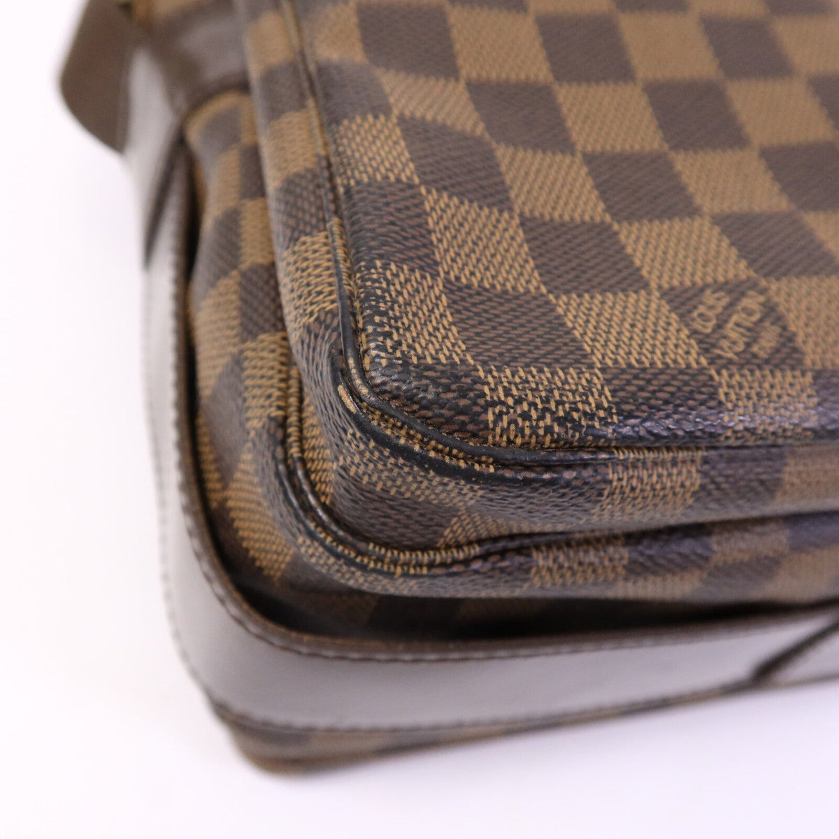 Louis Vuitton Naviglio · Damier · Messenger
