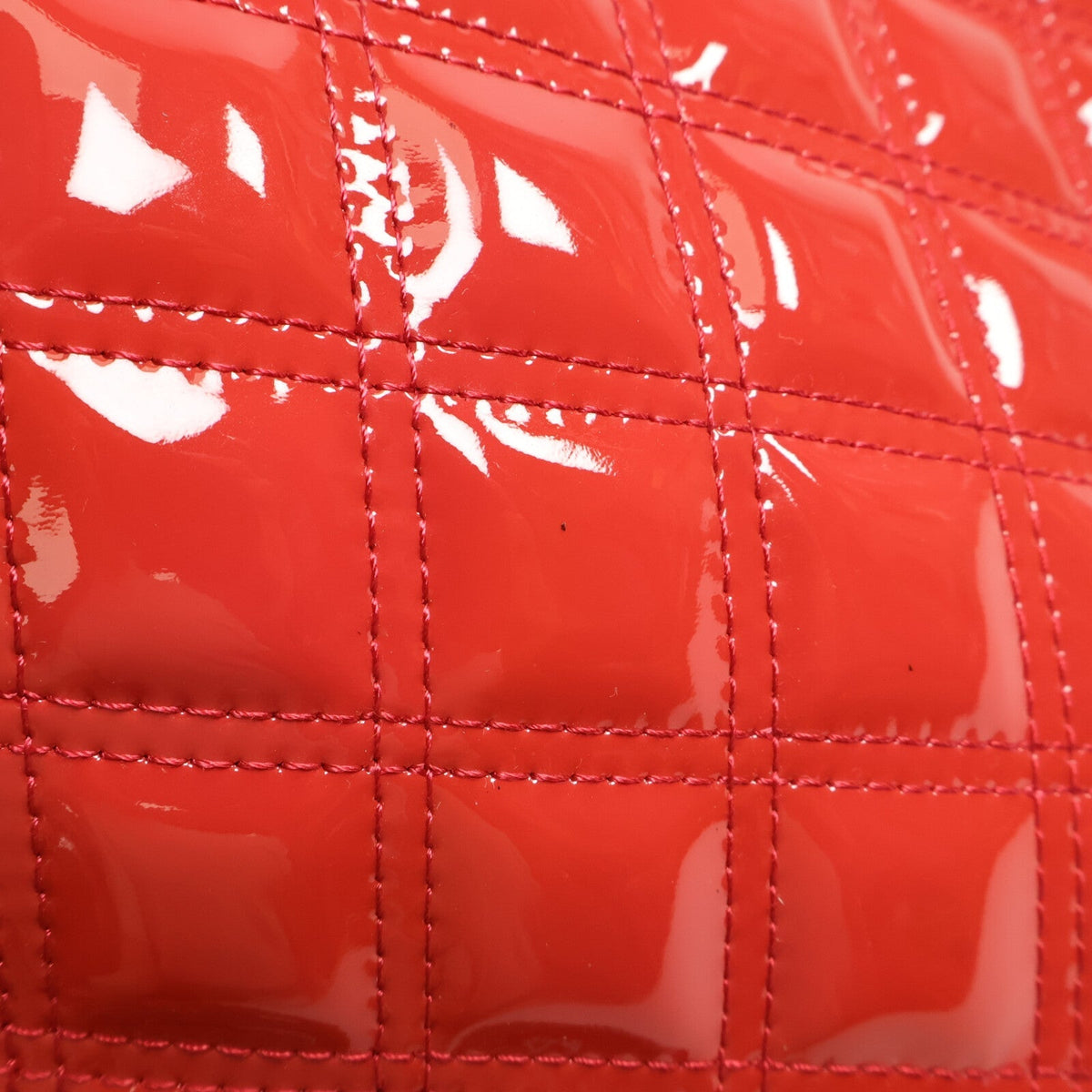 Chanel Matelassé O-Case · Patent Leather