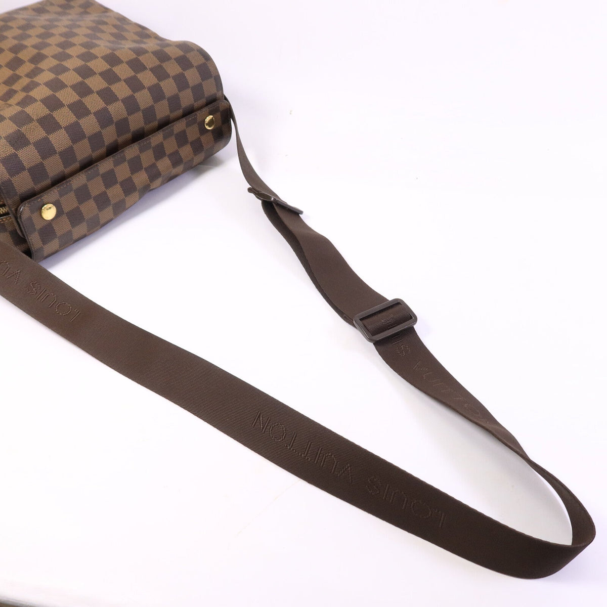 Louis Vuitton Naviglio · Damier · Messenger