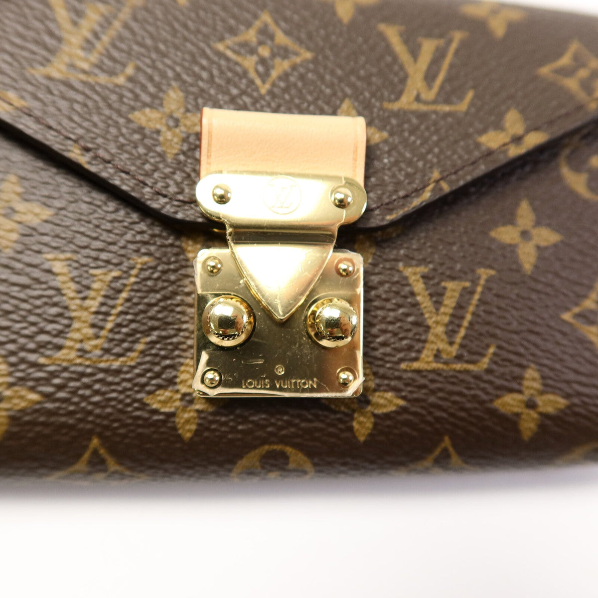 Louis Vuitton Pochette Métis · Monogram