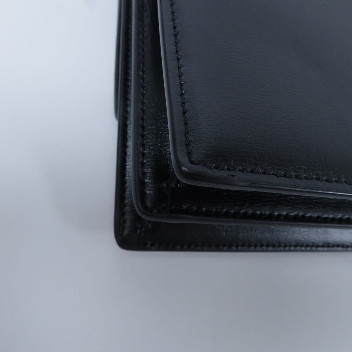 Saint Laurent Sunset Medium · Calfskin