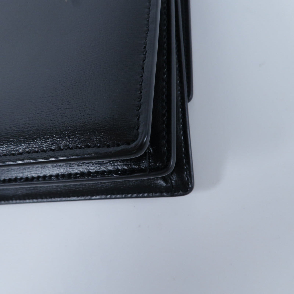 Saint Laurent Sunset Medium · Calfskin