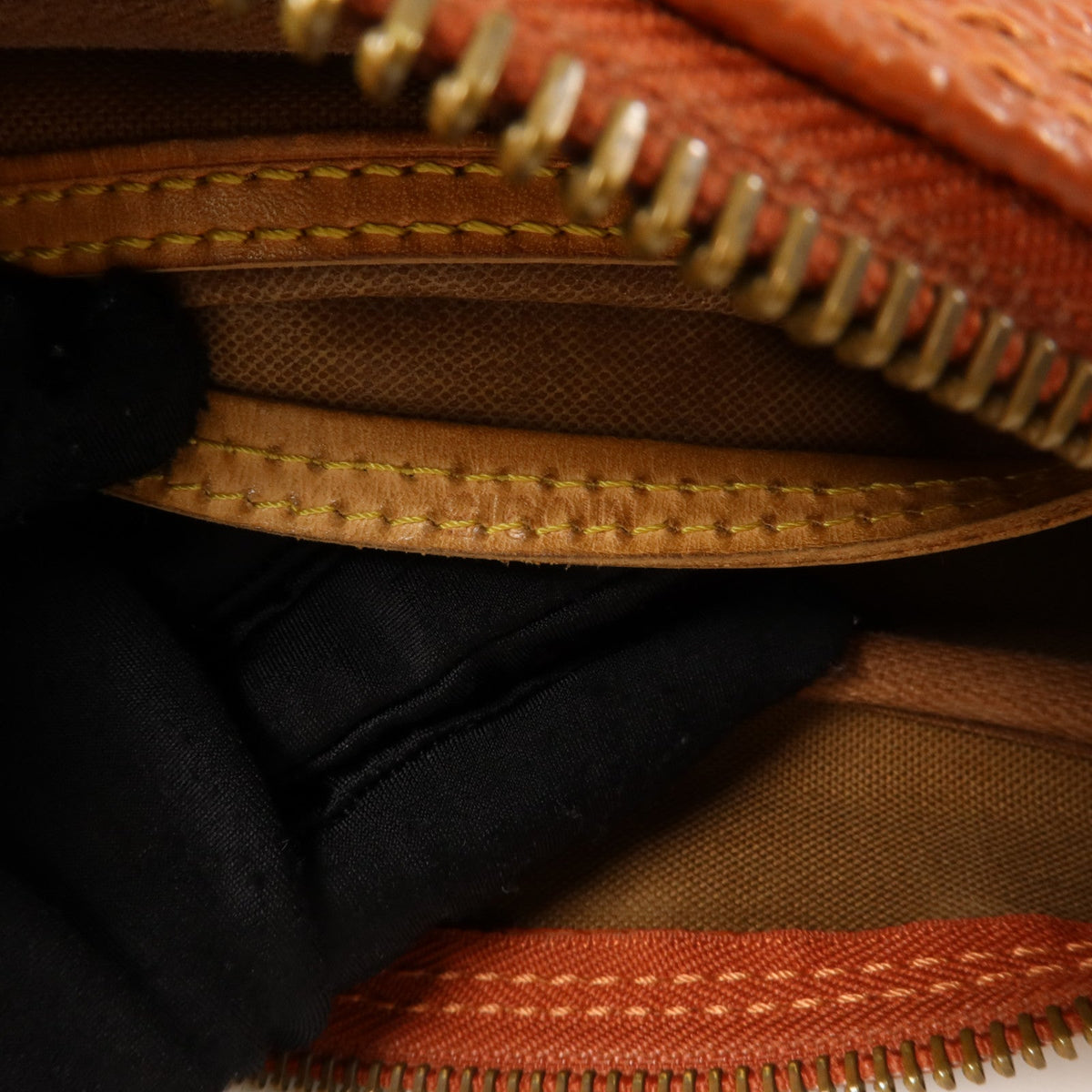 Louis Vuitton Le Touquet · Coated Canvas