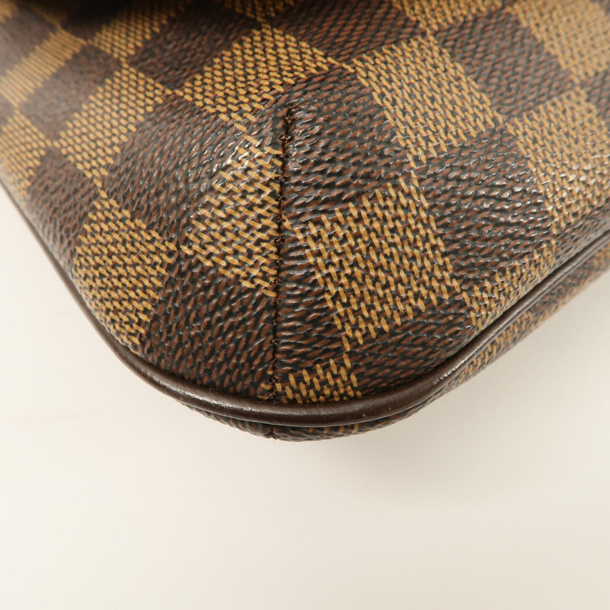 Louis Vuitton Musette Tango · Damier Ebene