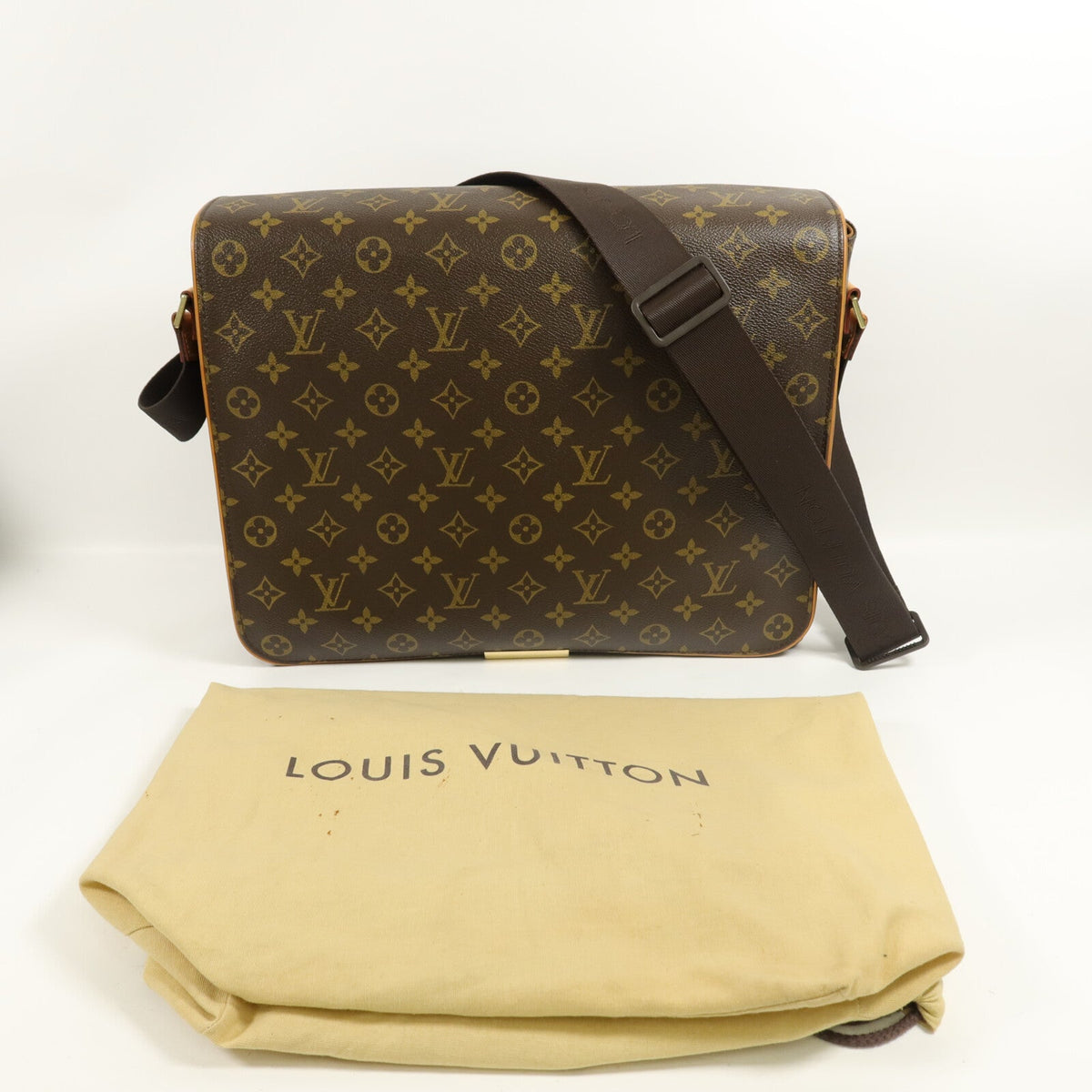 Louis Vuitton Abbesses · Monogram