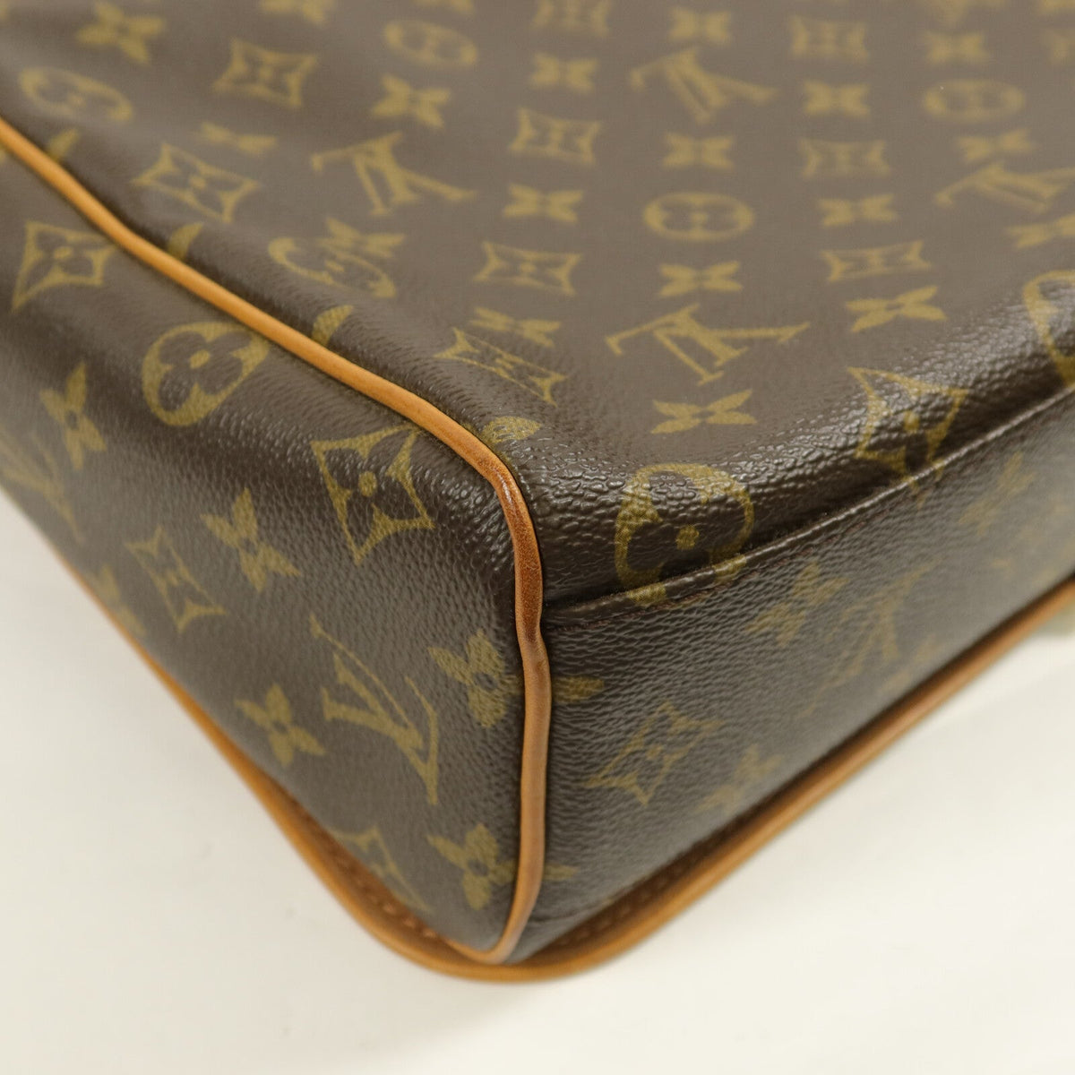 Louis Vuitton Abbesses · Monogram