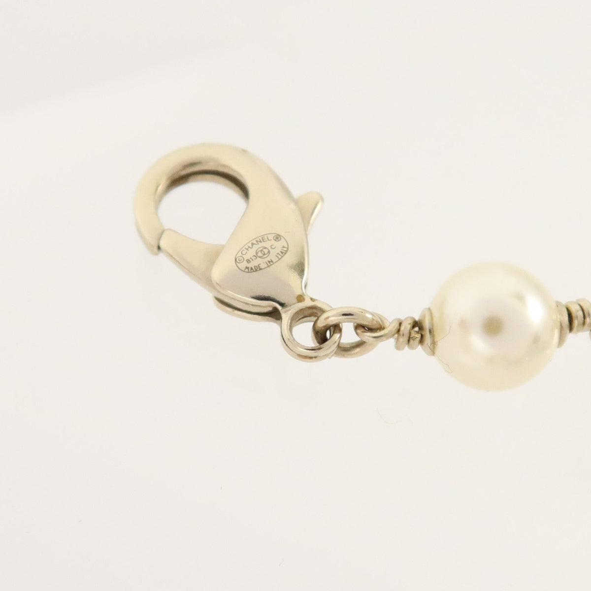 CHANEL CC Necklace · Enamel