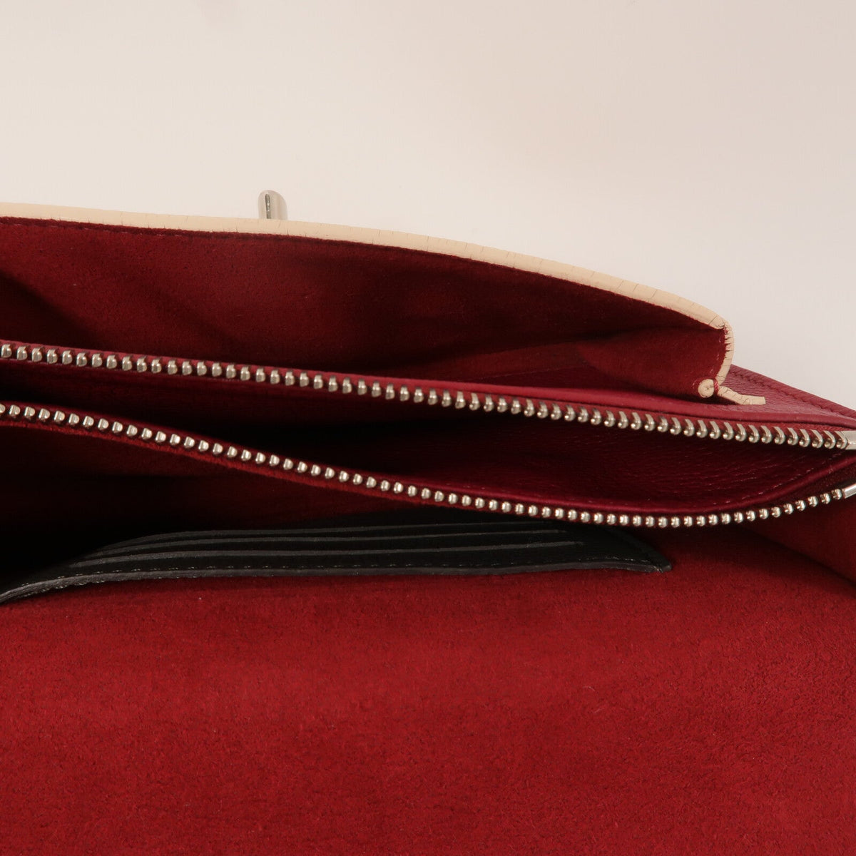 Louis Vuitton Pochette Lockme Chain · Calfskin