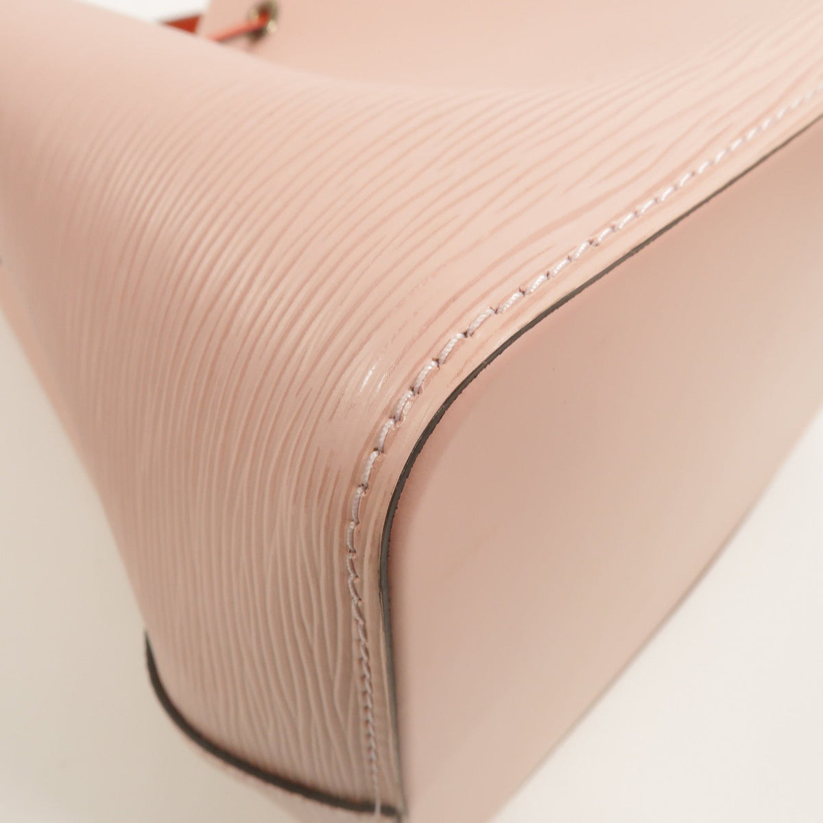 Louis Vuitton Neo Noé · Epi Leather