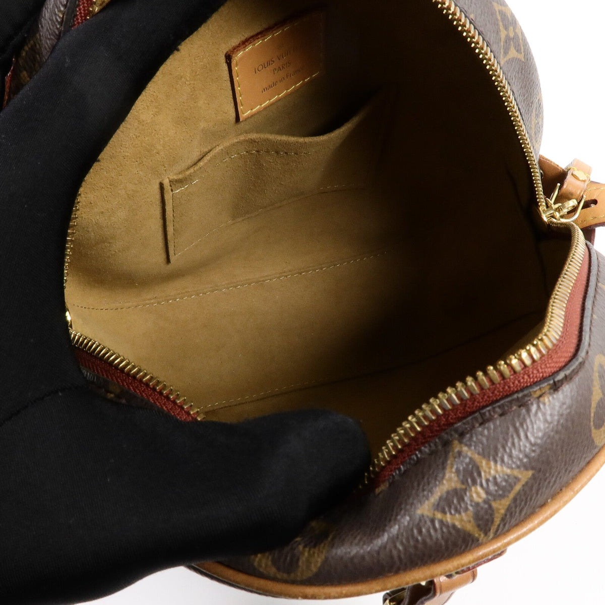 Louis Vuitton Boîte Chapeau Souple · Monogram