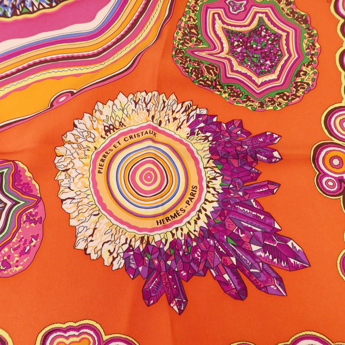 Hermès 90cm Carré · Silk Scarf