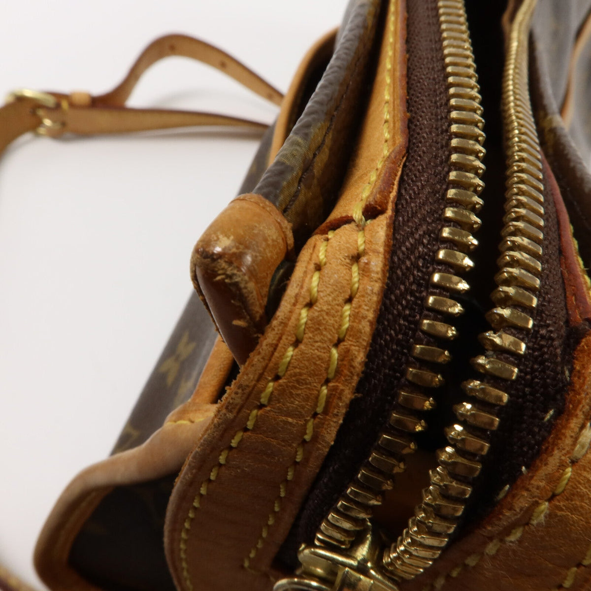 Louis Vuitton Popincourt Long · Monogram
