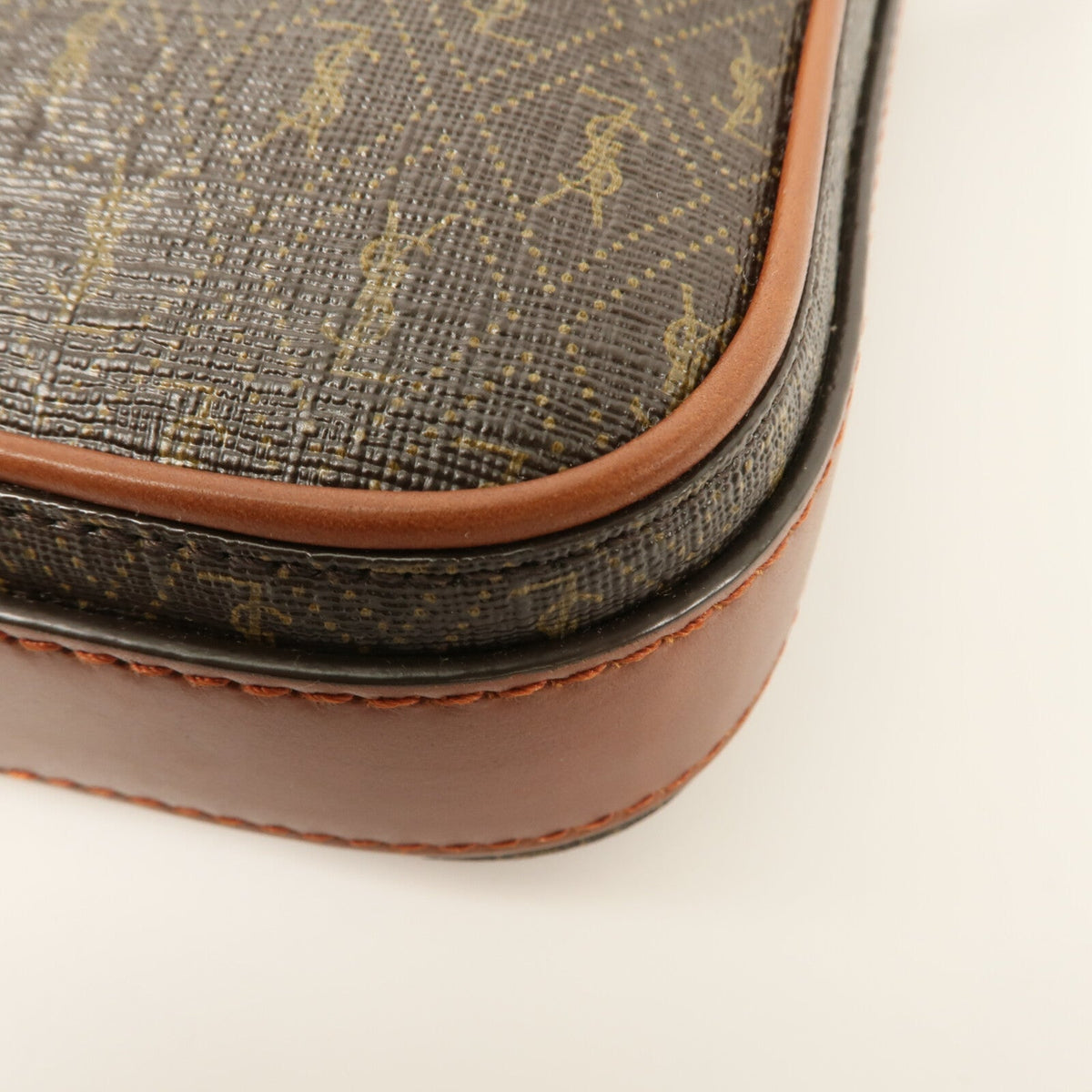 Saint Laurent Le Monogramme · Coated Canvas