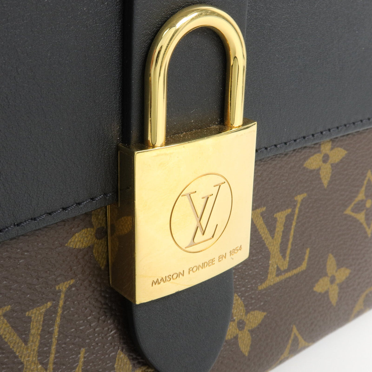 Louis Vuitton Locky BB · Monogram