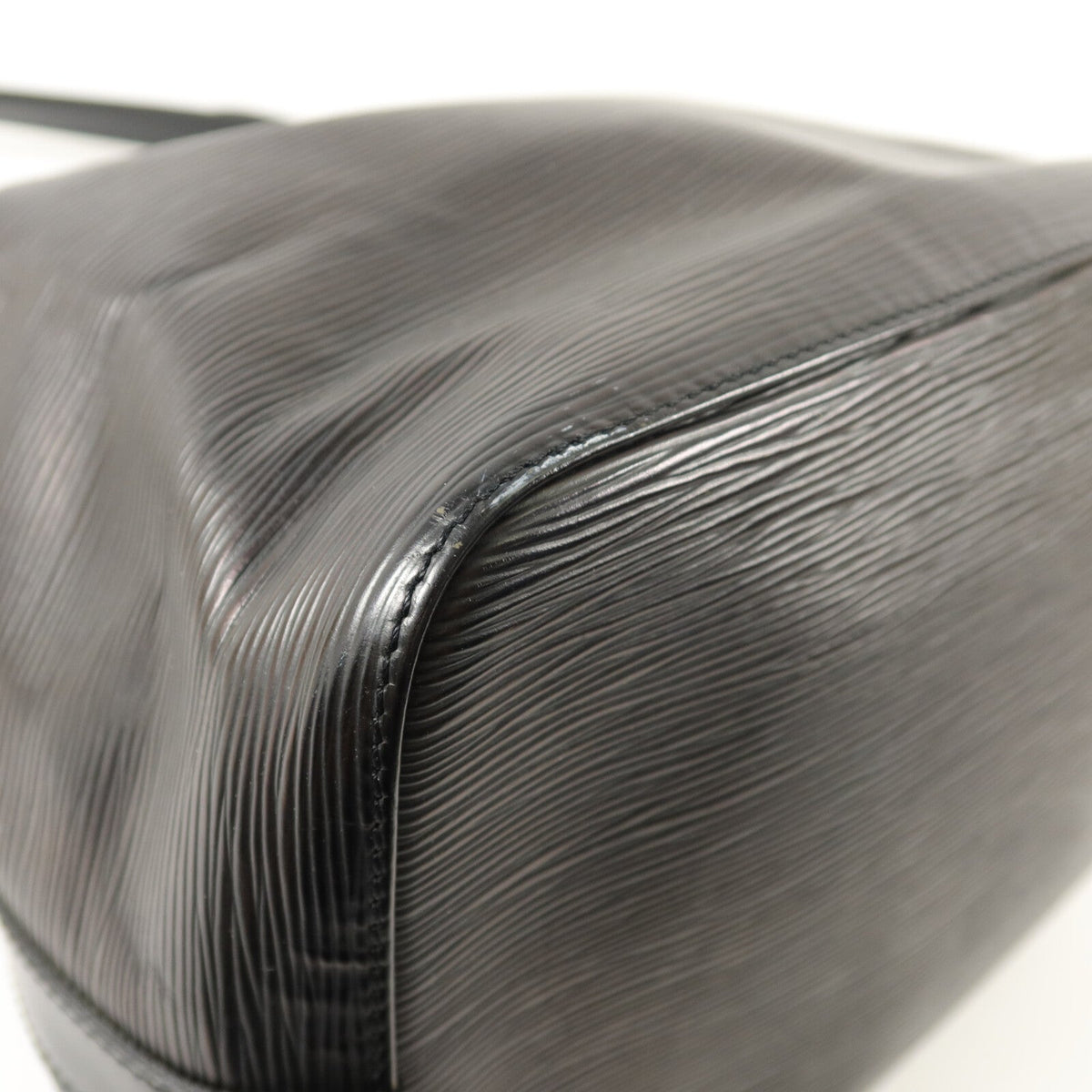 Louis Vuitton Petit Noé · Epi Leather