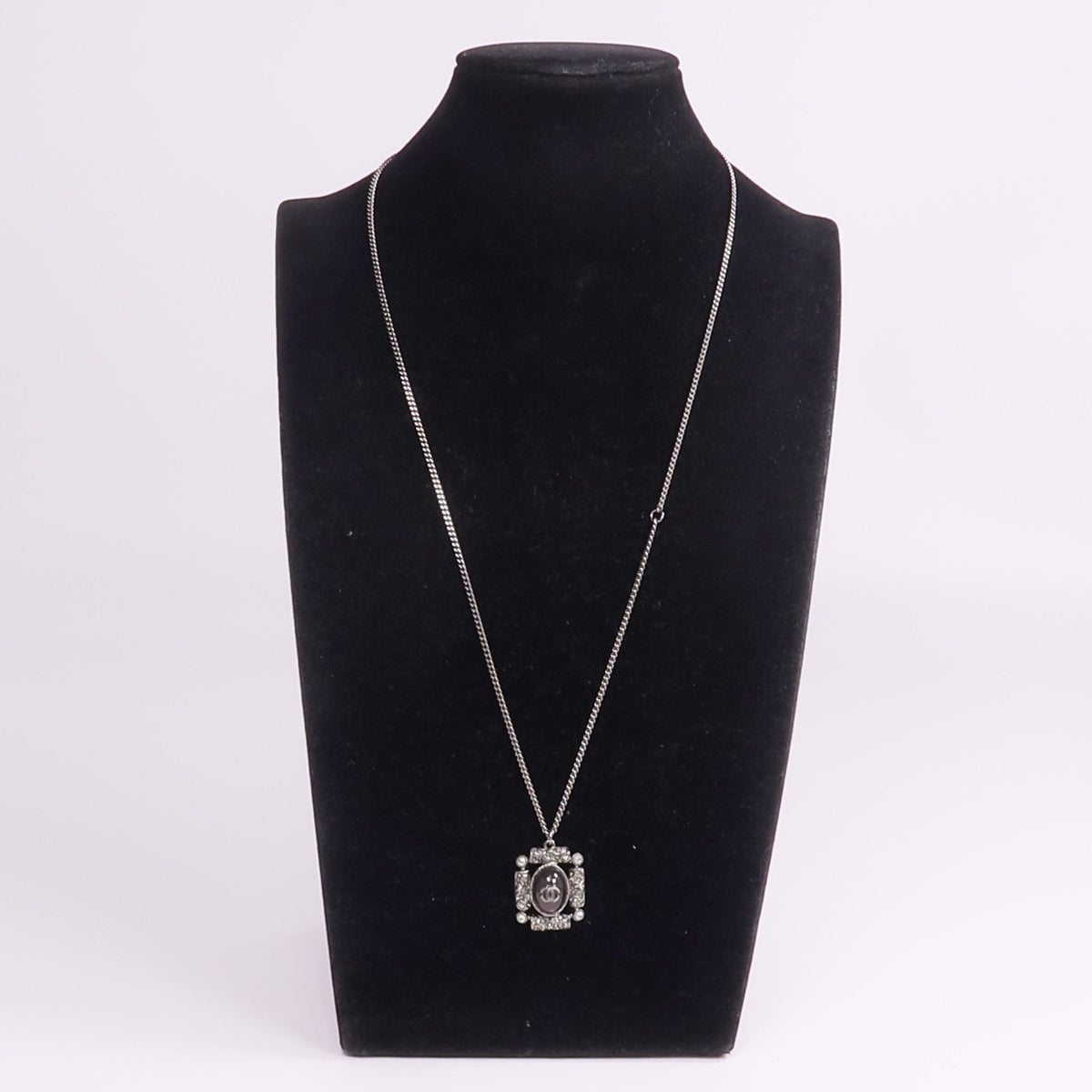 Chanel CC Necklace · Silver