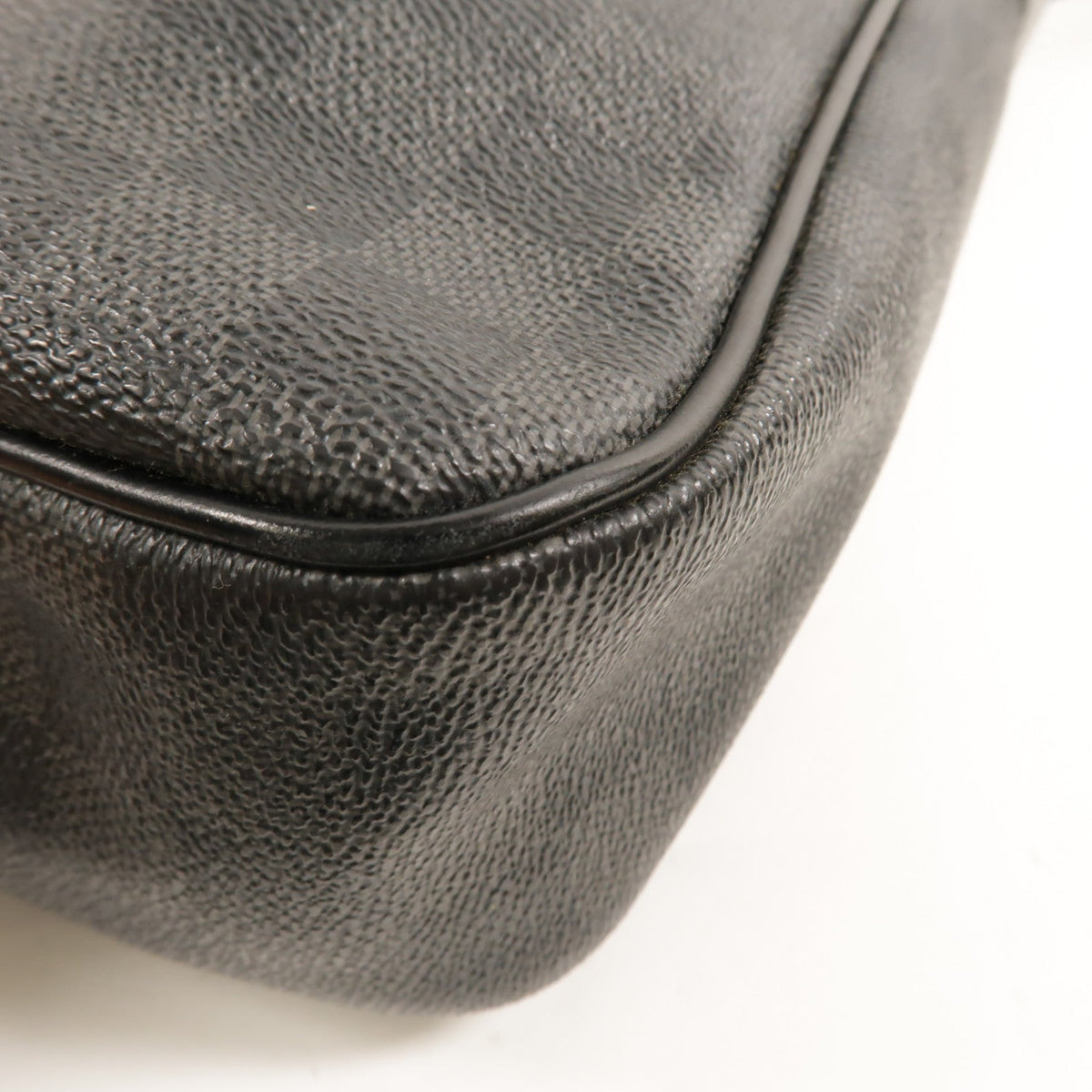 Louis Vuitton Daniel MM · Damier Graphite