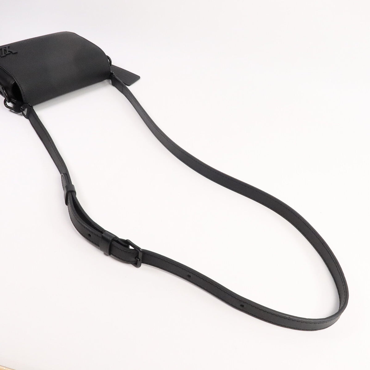 Louis Vuitton Fastline · Calfskin