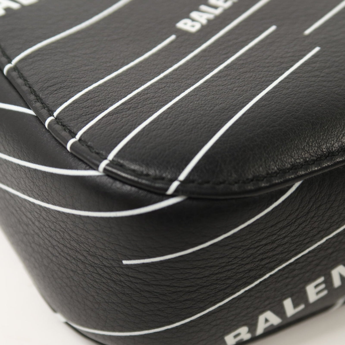 Balenciaga · Calfskin · Bicolor