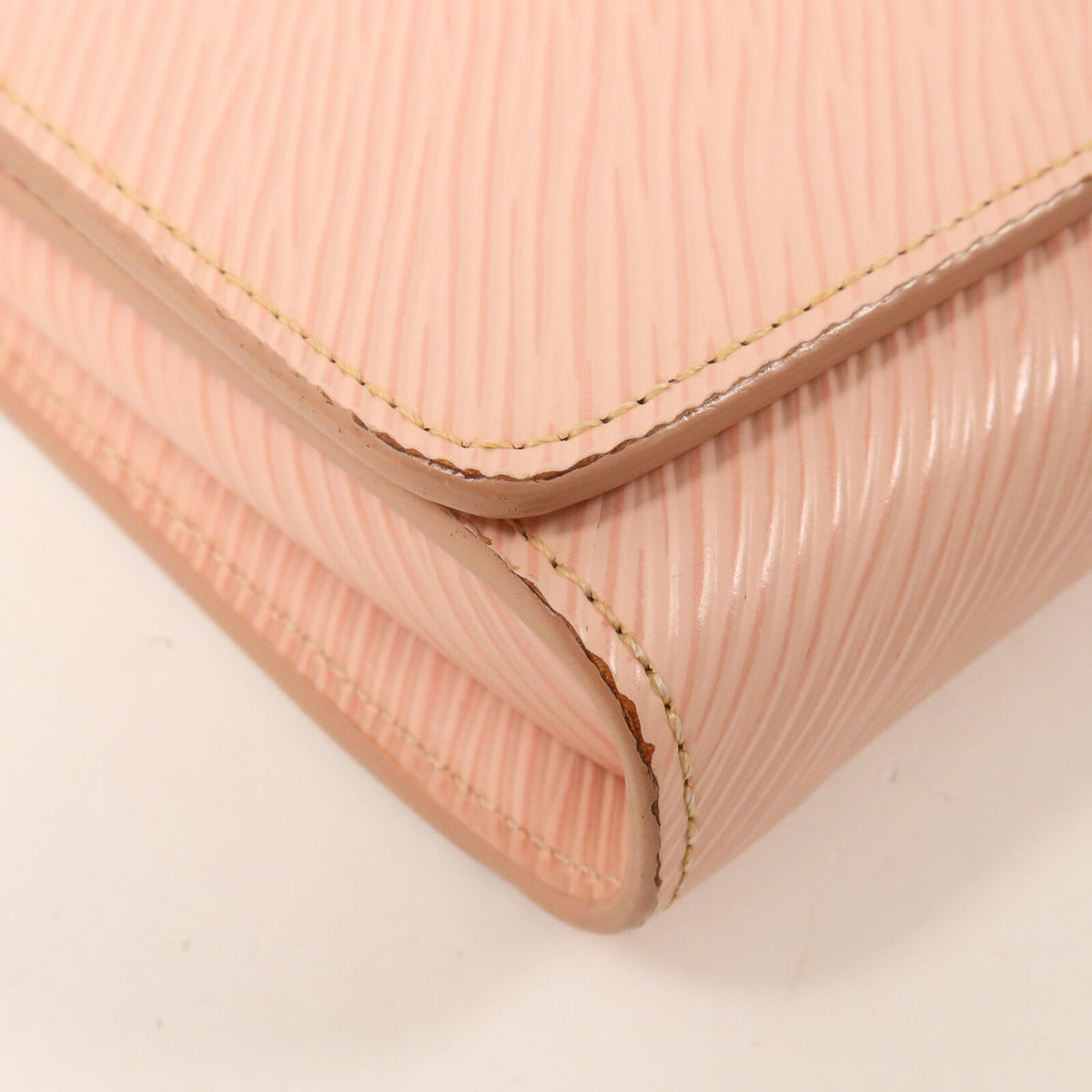 Louis Vuitton Twist · Epi Leather