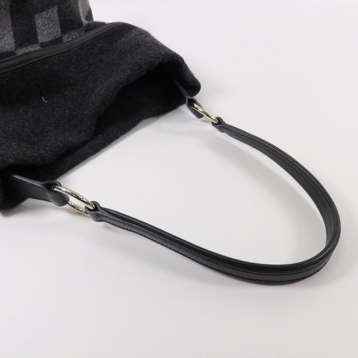 Hermès Col Roule 25 · Wool & Hunter
