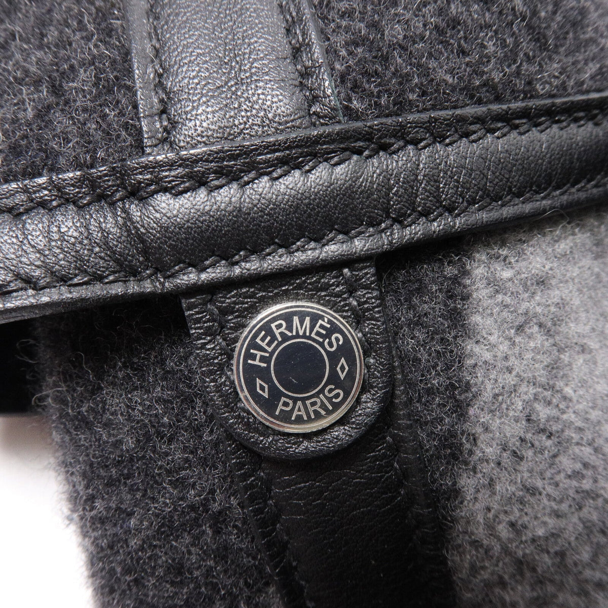 Hermès Col Roule 25 · Wool & Hunter