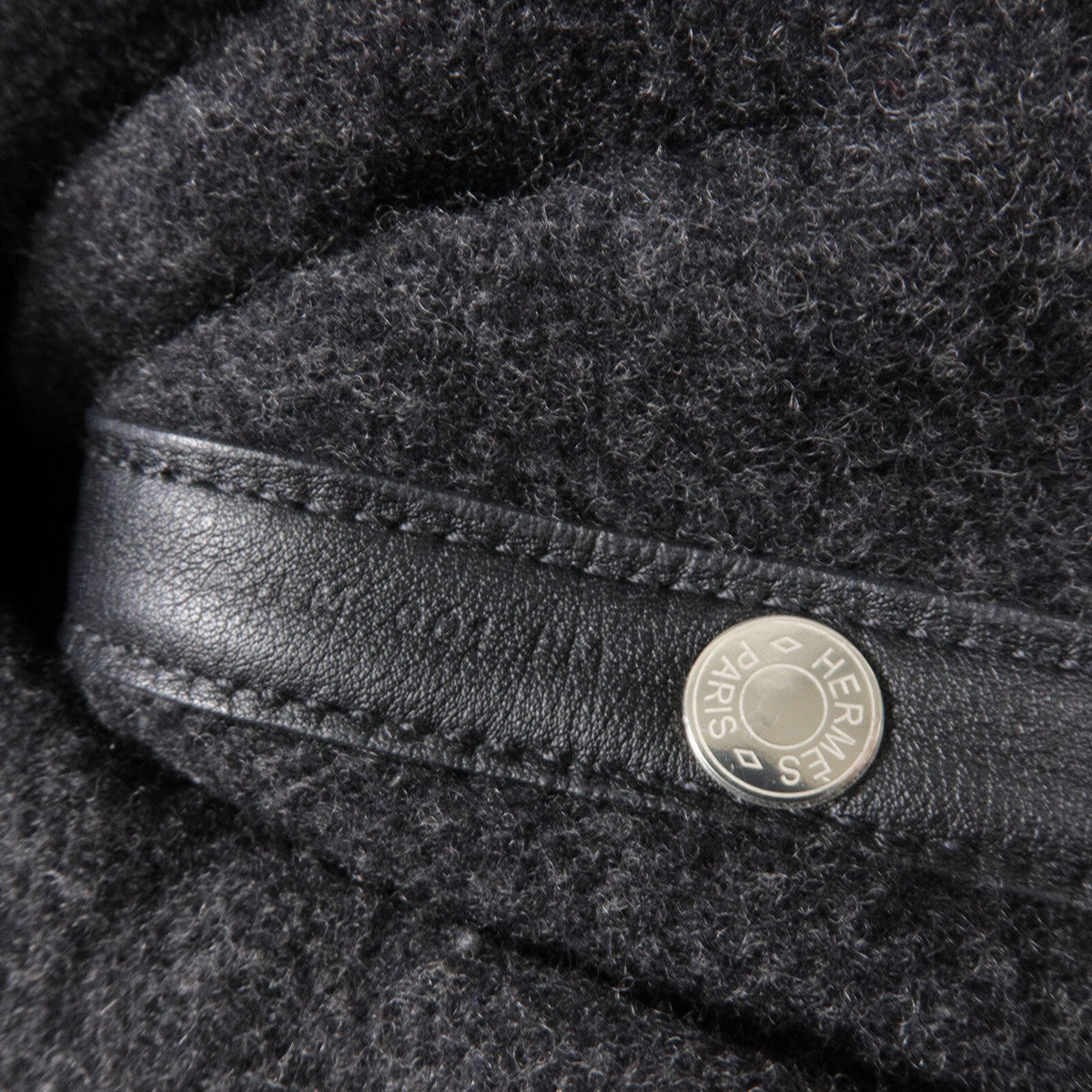 Hermès Col Roule 25 · Wool & Hunter