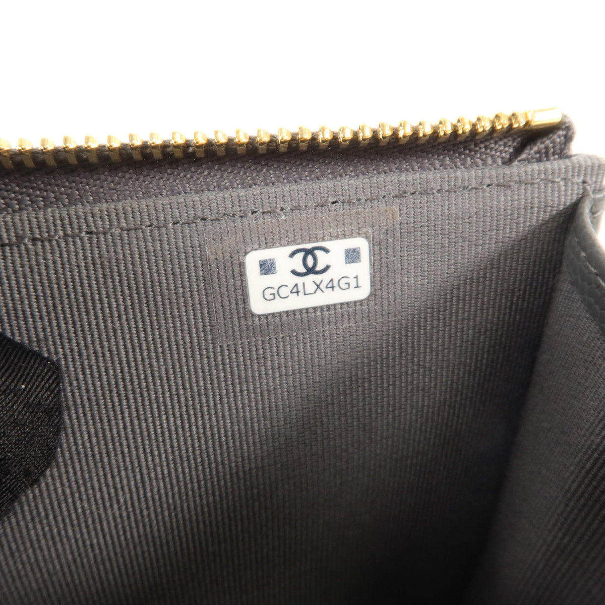 Chanel CC Logo · Zipper Wallet · Calfskin