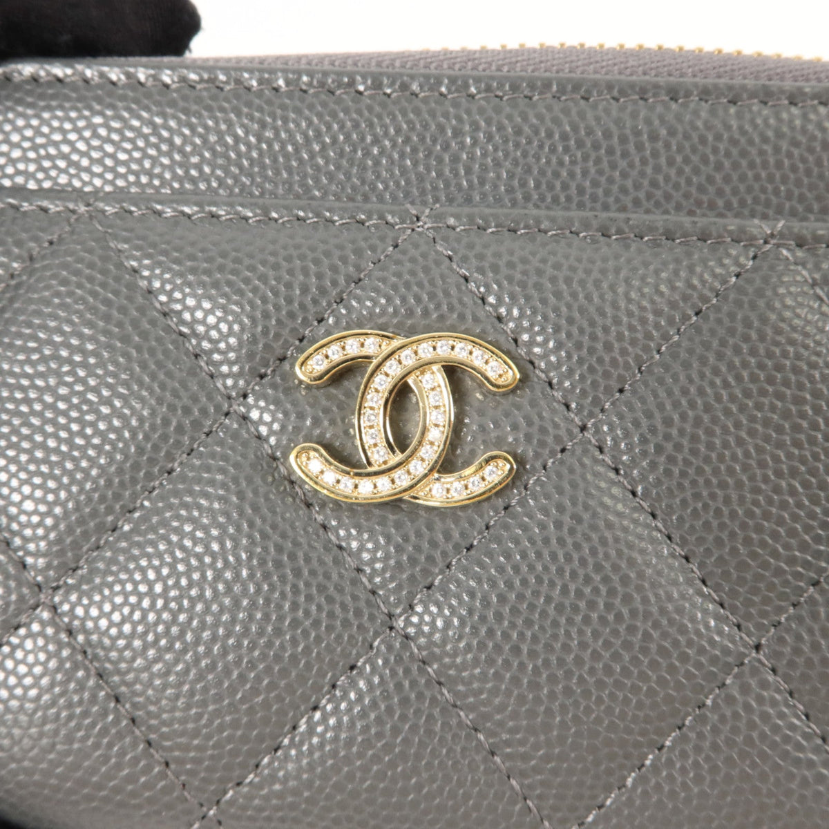 Chanel CC Logo · Zipper Wallet · Calfskin